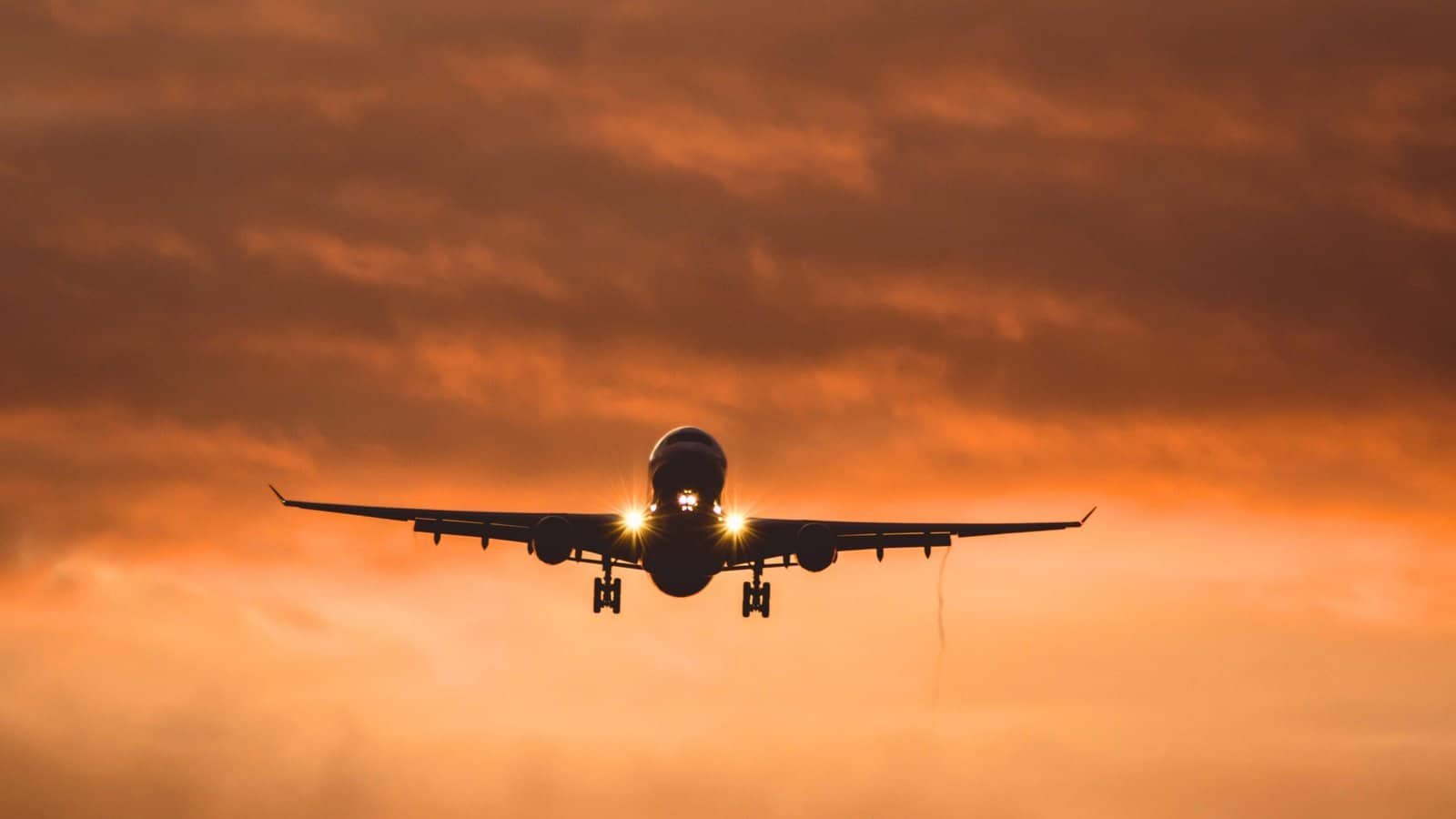 The Dos and Don’ts of Airplane Travel Etiquette